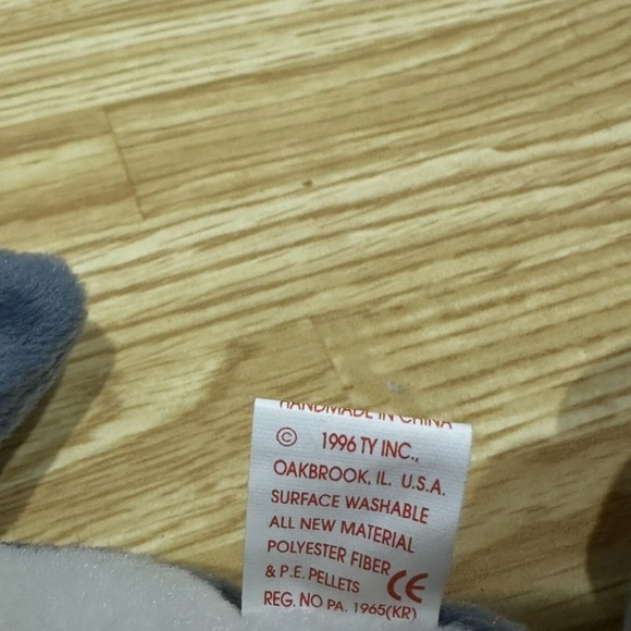 RARE 1996 Crunch The Shark Ty Beanie Baby w/ Multiple Errors! - Picture 4 of 4